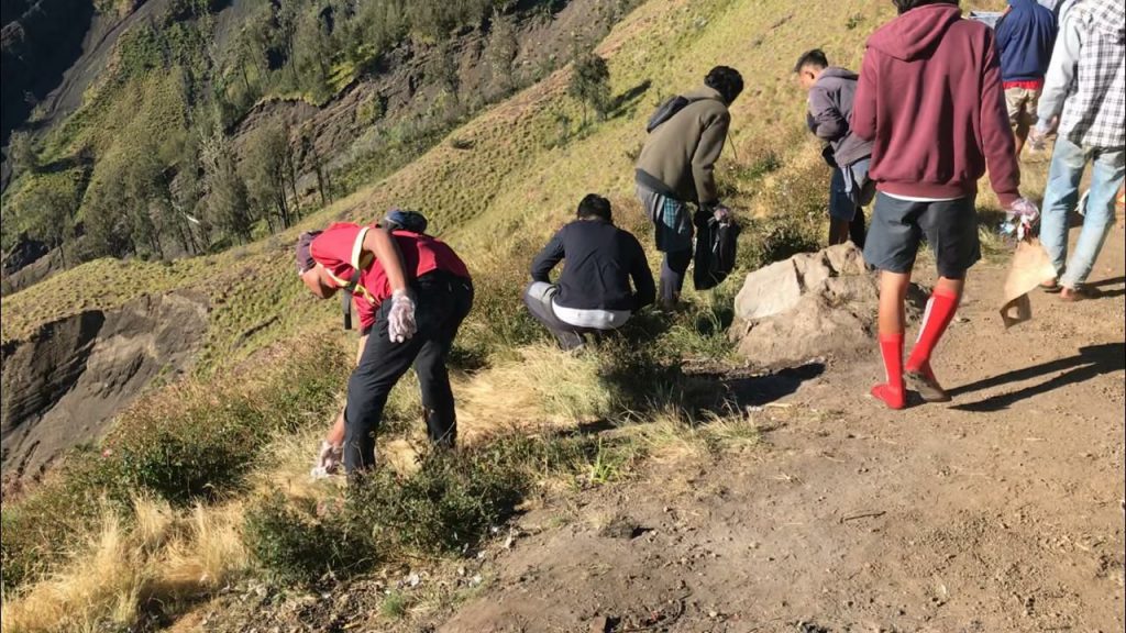 Gubernur NTB apresiasi clean up Rinjani Telkom