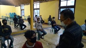 Pekerja sawit di Kalteng dibekali nomor kontak Kadisnakertrans NTB