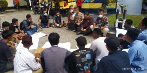 Massa aksi soroti sejumlah proyek diduga bermasalah di Dikbud NTB