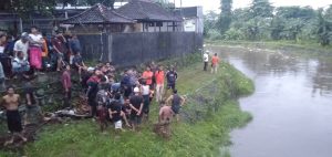 Warga karang Pule Mataram terhanyut banjir, korban belum ditemukan