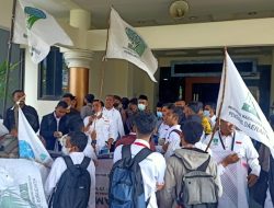 KAMMI serahkan tujuh tuntutan, DPRD NTB janji sampaikan ke pusat