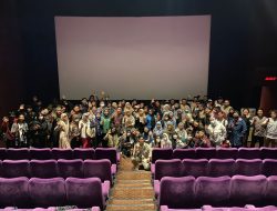 Nobar film ‘Balada Is Roy’, simak keseruannya bersama ratusan relawan turun tangan