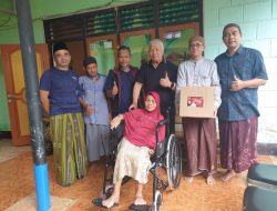 Rachmat Hidayat Kembali Salurkan Bantuan Kursi Roda Elektrik di Lotim