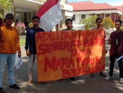 Massa Aksi Menduga Ada ‘Persekongkolan’ Hakim dan Jaksa Ingin Bebaskan Haji Ibrahim