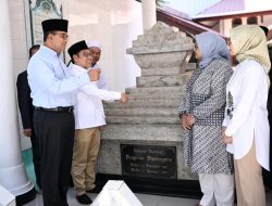 Pasangan Capres-Cawapres AMIN Ziarah Makam Pangeran Diponegoro
