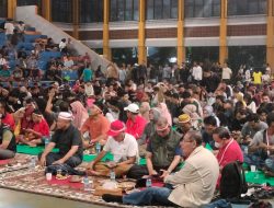 Ribuan Warga Mataram Antusias Nonton Piala AFC Bareng Pj Gubernur