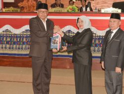 Ketua DPRD Serahkan Hasil Keputusan LKPJ 2023 ke Pj Gubernur NTB
