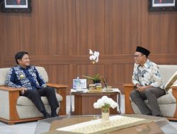 Pj Gubernur Minta KPU NTB Jaga Partisipasi Pemilih Gunakan Hak Pilih