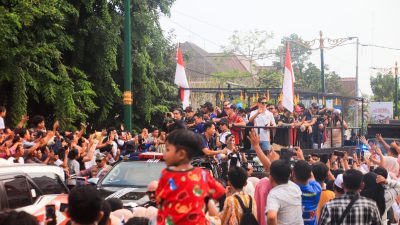 Lautan Manusia Penuhi Jalan Udayana Kota Mataram, Sambut Riders MotoGP 2024