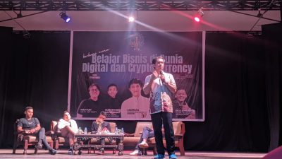 Salah satu pembicara juga pada kegiatan NTB Youth Forward ini ialah Dr Ahmad Munjizun, lulusan luar negeri tersebut juga memiliki keresahan yang sama dalam dunia pendidikan.