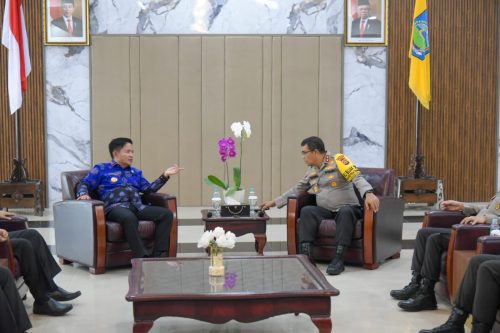 Pj Gubernur NTB Hassanudin menerima silaturrahim Kapolda NTB Irjen Pol Hadi Gunaawan, JUmat 18 Oktober 2024 di ruang kerjanya. (Iba/Ist)