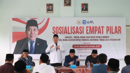 Anggota DPR RI Dapil NTB Fraksi PAN Muazim Akabr. (Iba/Its)