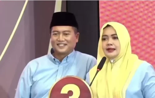 Pasangan calon Gubernur-Wakil Gubernur nTB Lalu Muhammad Iqbal-Indah Dhamayanti Putri saat debat kedua. (Iba)