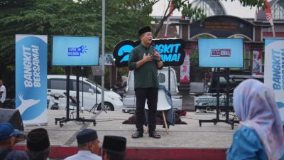 Calon Gubernur Nusa Tenggara Barat (NTB) nomor urut 3, Lalu Muhamad Iqbal, menyampaikan ajakan kepada seluruh elemen masyarakat untuk bersatu dan berkolaborasi demi kemajuan NTB. Ajakan ini disampaikan dalam acara "Lapor Miq Iqbal" yang digelar di Lapangan Banteng, Desa Kopang, Kecamatan Kopang, Lombok Tengah, pada Sabtu (9/11/2024) sore. (Iba)