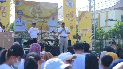 Sekda NTB Lalu Gita Ariadi didampingi Direktur RSUP NTB dr. Lalu Herman Mahaputra saat menghadiri HUT RSUP NTB ke-55, Sabtu 2 November 2024. (Iba/Ist)