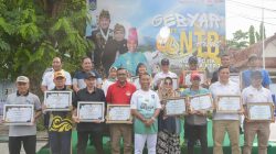 Kadis Kominfotik NTB Najamuddin Amy bersama dengan mitra kerja pada acara gebyar HUT ke-66 Provinsi NTB di Jalan Udayana Kota Mataram, Minggu 15 Desember 2024. (Man)