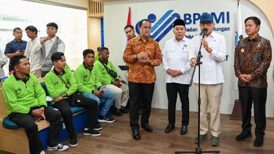 Pj Gubernur NTB, Hassanudin dampingi Menteri Pelindungan Pekerja Migran Indonesia (PPMI), Abdul Kadir Karding melaunching Fasilitas Lounge atau Ruang Tunggu khusus PPMI yang berada di Bandara Internasional Zainuddin Abdul Madjid (Bizam) di Kabupaten Lombok Tengah, Kamis 12 Desember 2024. (Man)