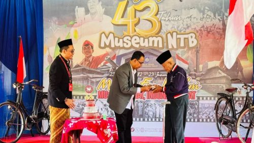 Kepala Dinas Dikbud NTB menghadiri HUT ke-43 meseum NTB pada Rabu 15 Januari 2025. (Man)