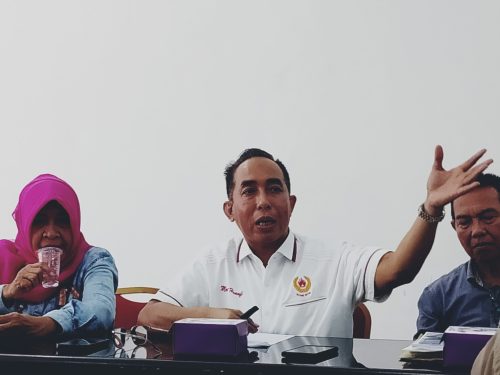 Ketua Umum Komite Olahraga Nasional Indonesia Provinsi Nusa Tenggara Barat (KONI NTB) Mori Hanafi saat membeberkan persiapan  PON tuan rumah NTB-NTT tahun 2028, Selasa 7 januari 2025 di kantor KONI NTB di Mataram. (Iba)