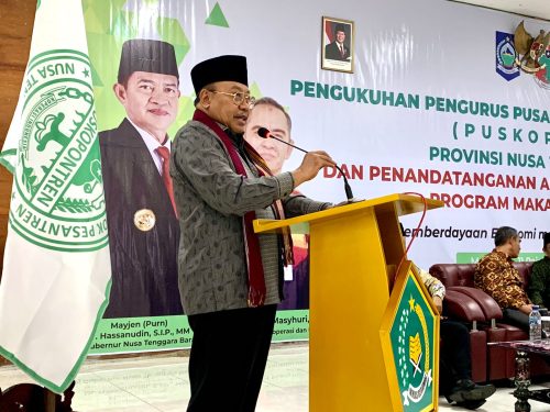 Sekretaris Daerah NTB Lalu Gita Ariadi menghadiri Pengukuhan Pengurus Pusat Koperasi Pondok Pesantren (Puskopontren) NTB di Aula Asrama Haji Mataram, Sabtu 11 Januari 2025. (Iba)