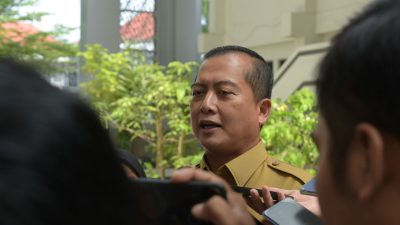 Gubernur NTB Lalu Muhammad Iqbal usai mengikuti zoom meeting di Command Center Kantor gubernur NTB, Selasa 4 Maret 2025.(Man)