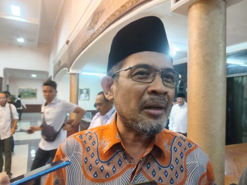 Wakil Ketua DPRD NTB Yek Agil usai memimpin paripurna DPRD NTB, Rabu 23 April 2024. (Iba)