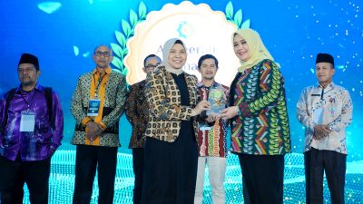Bank NTB Syariah meraih penghargaan sebagai bank dengan predikat "Excellence in Islamic Banking Literacy and Inclusion Award" dalam ajang Anugerah Adinata Syariah 2025 yang diselenggarakan oleh Komite Nasional Ekonomi dan Keuangan Syariah (KNEKS), Senin, 26 Mei 2025 diterima langsung Wakil Gubernur NTB Indah Dhamayanti Putri. (Iba)