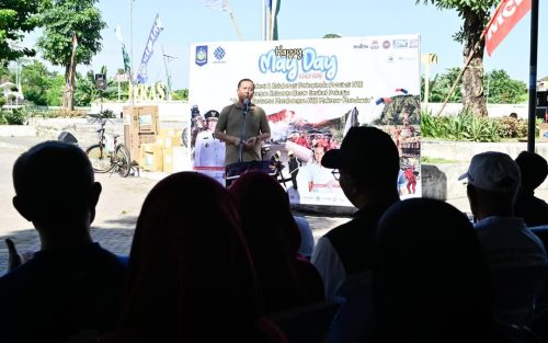 Gubernur NTB Lalu Muhammad Iqba saat menggelar acara may day di teras Udayana Kota Mataram bersama para buruh, Kamis 1 Mei 2025. (Iba)