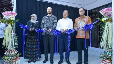 Gubernur NTB Lalu Muhamad Iqbal didampingi Plt Kadis Nakertrans Baiq Nelly Yuniarti saat peluncuran MOVE-ID, Kamis 19 Juni 2025. (Iba)