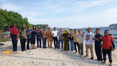Asisten II Pemprov NTB Lalu Moh. Faozal bersama Pemda dan stakeholder Lombok soal polemik Teluk Ekas. (Iba)