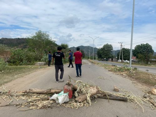 Tampak Ruas jalan Simpang Tano–Seteluk di Kabupaten Sumbawa Barat akan segera diperbaiki tahun ini. (Iba)