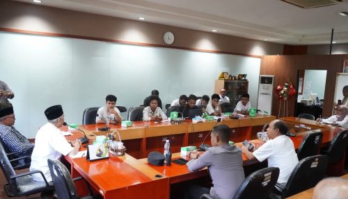 Anggota Komisi V DPRD NTB Didi Sumardi saat menerima hearing Aliansi Pendidikan Inklusif, Rabu 11 Juni 2025. (Iba)