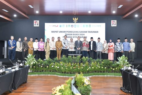 Para pemegang saham Bank NTB Syariah usai menggelar RUPS. (Iba)