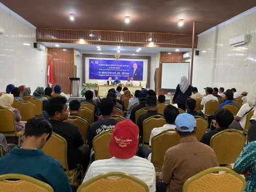 Ratusan peserta antusias menghadiri sosialisasi 4 Pilar kebangsaan dari anggota MPRI RI Mori Hanafi, Rabu 30 Juli 2025 di Kota Bima. (Iba)