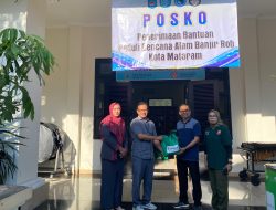 Bank NTB Syariah Salurkan Bantuan CSR Paket Sembako untuk Korban Banjir di Kota Mataram