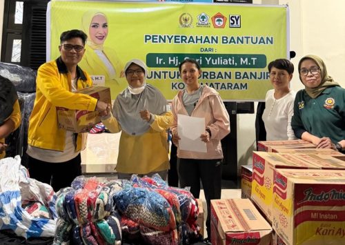 Bantuan dari Anggota DPR RI Dapil NTB II Sari Yuliati untuk warga terdampak banjir di Kota Mataram. (Iba)