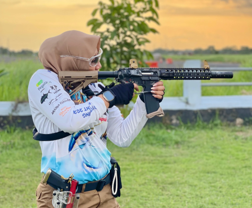 Leoni A. Diani peraih medali emas di dari cabang olahraga Airsoft Brotherhood Unity (ABU). (Iba)