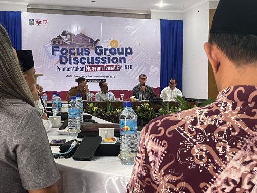 Tim Percepatan Pemprov NTB, Chairul Mahsul, dalam diskusi kelompok terarah (FGD) pembentukan museum tematik NTB di Museum NTB, Senin (4/8/2025) bersama sejumlah narasumber. (Iba)
