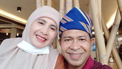 (Suami istri) Dua tokoh masyarakat Langgudu Kabupaten Bima Misfalah-Prof Muhammad. (Iba/Dokumen Facebook Misfalah)