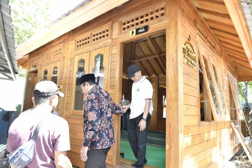 Mushollah Al Amanah yang dibangun Bank NTB Syariah di pantai Nipah Kabupaten Lombok Utara. (Iba)