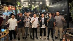 Ketua PW KAMMI NTB Irwan Julkarnain bersama sejumlah narasumber pada acara yang digelar, Selasa 16 September 2025 di Mataram. (Iba)