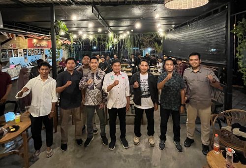 Ketua PW KAMMI NTB Irwan Julkarnain bersama sejumlah narasumber pada acara yang digelar, Selasa 16 September 2025 di Mataram. (Iba)