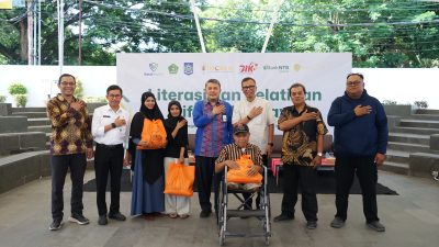 Bank NTB Syariah kembali menegaskan komitmennya terhadap inklusi sosial dan pemberdayaan ekonomi masyarakat Nusa Tenggara Barat (NTB) dengan menggandeng Harmoni Sahabat NUsa Tenggara Barat (HARSA NTB) dalam kegiatan bertajuk “Literasi dan Inklusi Keuangan Difabel Berdaya”. (Iba)