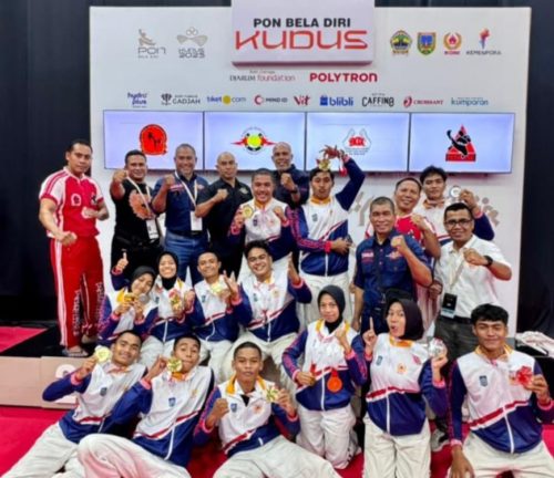 Sejumlah atlet beladiri tarung derajat utusan NTB berlaga di PON Beladiri 2025 di Kudus. (Iba)