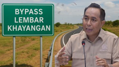 Anggota Komisi V DPR RI Mori Hanafi berlatar ilustrasi jalan Bypass Lembar Khayangan. (Iba)