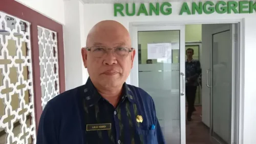 Kepala Dinas Pemberdayaan Masyarakat, Pemerintahan Desa, Kependudukan dan Pencatatan Sipil (DPMPD Dukcapil) NTB Lalu Hamdi. (Iba/Ist)