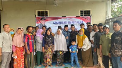 Anggota MPR RI Fraksi Partai Amanat Nasional (PAN) Dapil NTB II, Muazzim Akbar, menggelar sosialisasi Empat Pilar Kebangsaan di dua desa di Kabupaten Lombok Barat. (Iba)