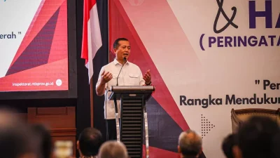 Gubernur Iqbal saat membuka Rapat Koordinasi Pengawasan Daerah Pemerintahan (Rakorwasda) yang dirangkaikan dengan Peringatan Hari Anti Korupsi Sedunia (Hakordia) 2025, di Hotel Lombok Raya, Mataram, Kamis (11/12). (Iba/Ist)