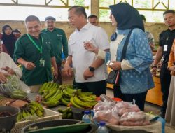 Perkuat UMKM, Gubernur NTB Dorong Pedagang Pasar Tradisional Manfaatkan Qris