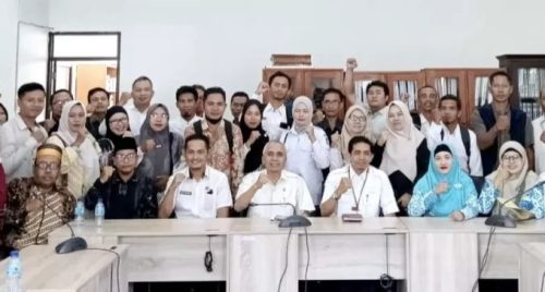 Puluhan guru PPPK mengadu nasib ke Komisi V DPRD NTB. (Iba/Ist)